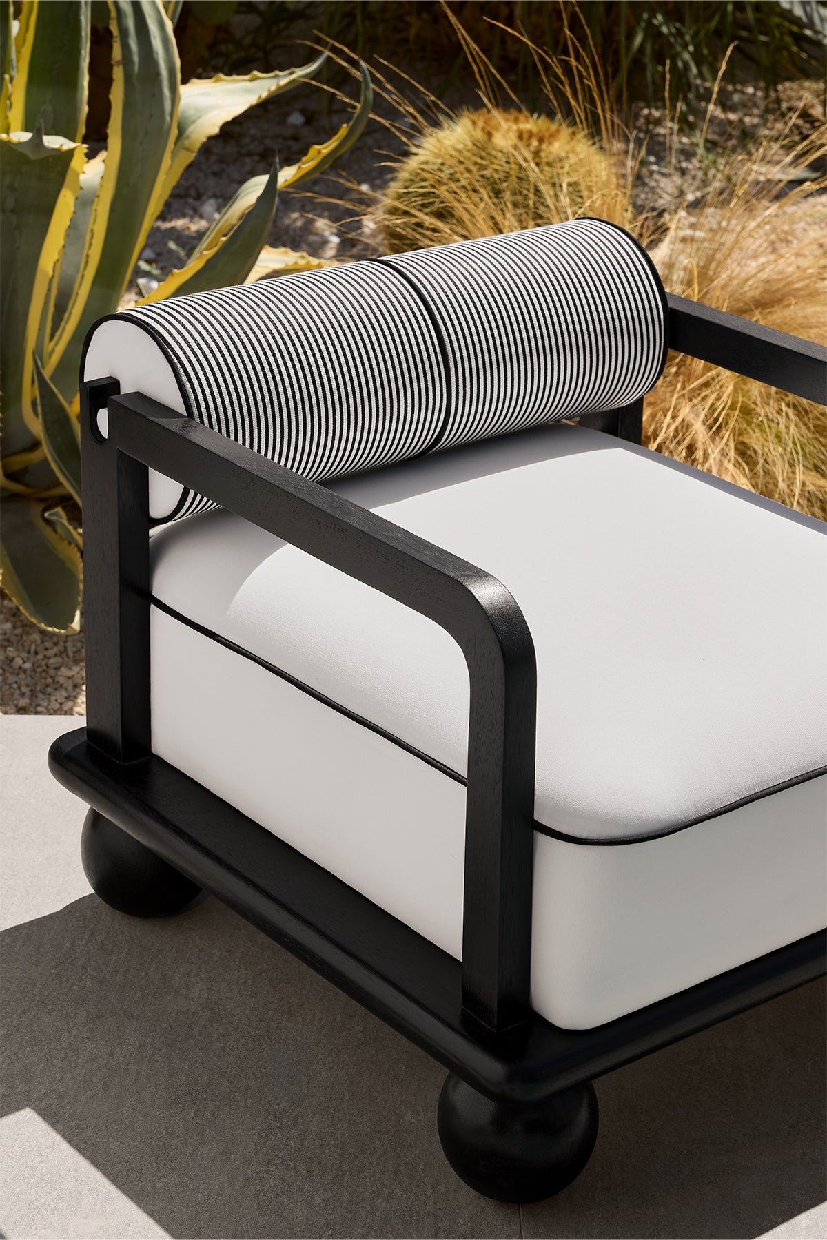 Mario İroko Kollu Berjer- Siyah