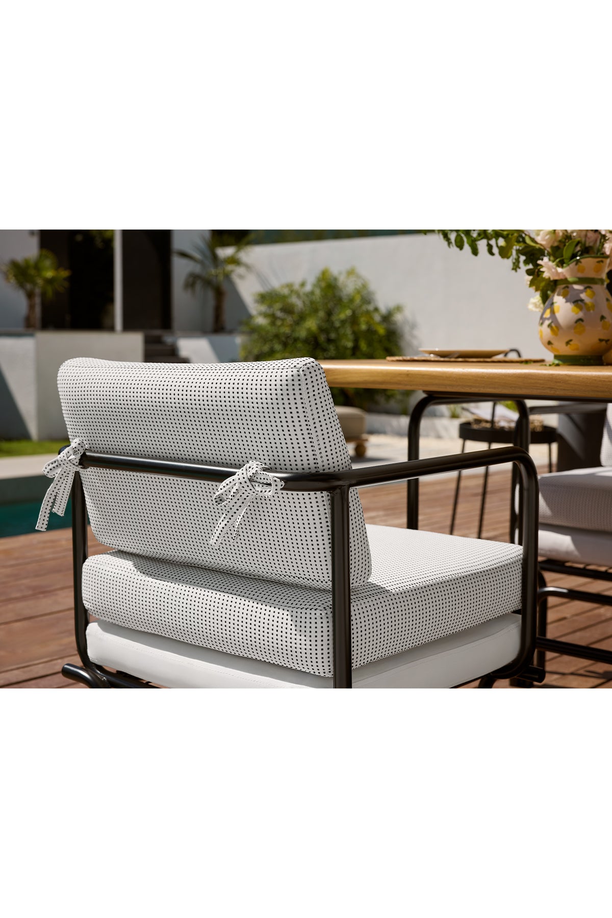 Think Yemek Masası ve Sanndalye Seti-Siyah renkli