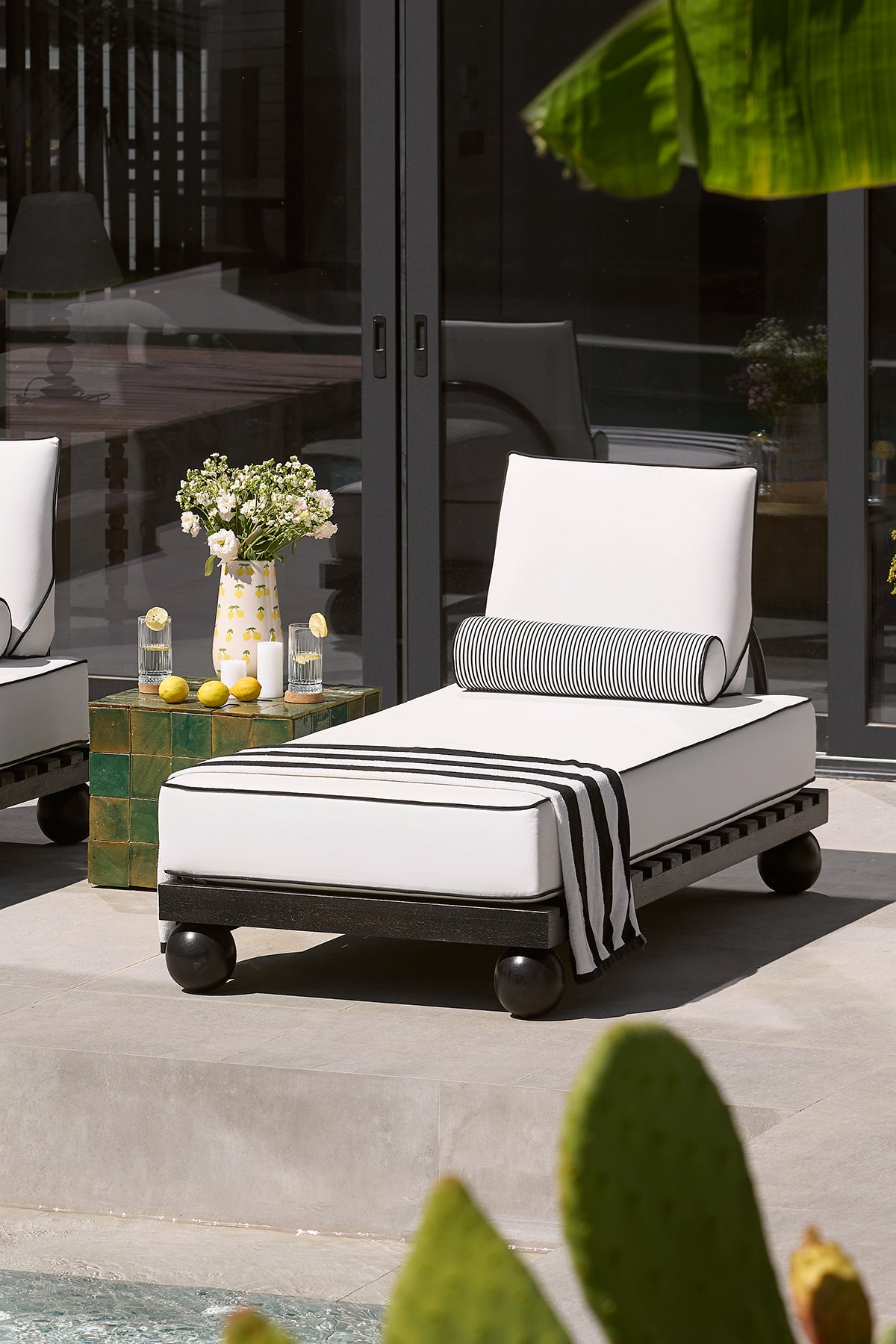 Picasso Outdoor Daybed-İroko Ağacından
