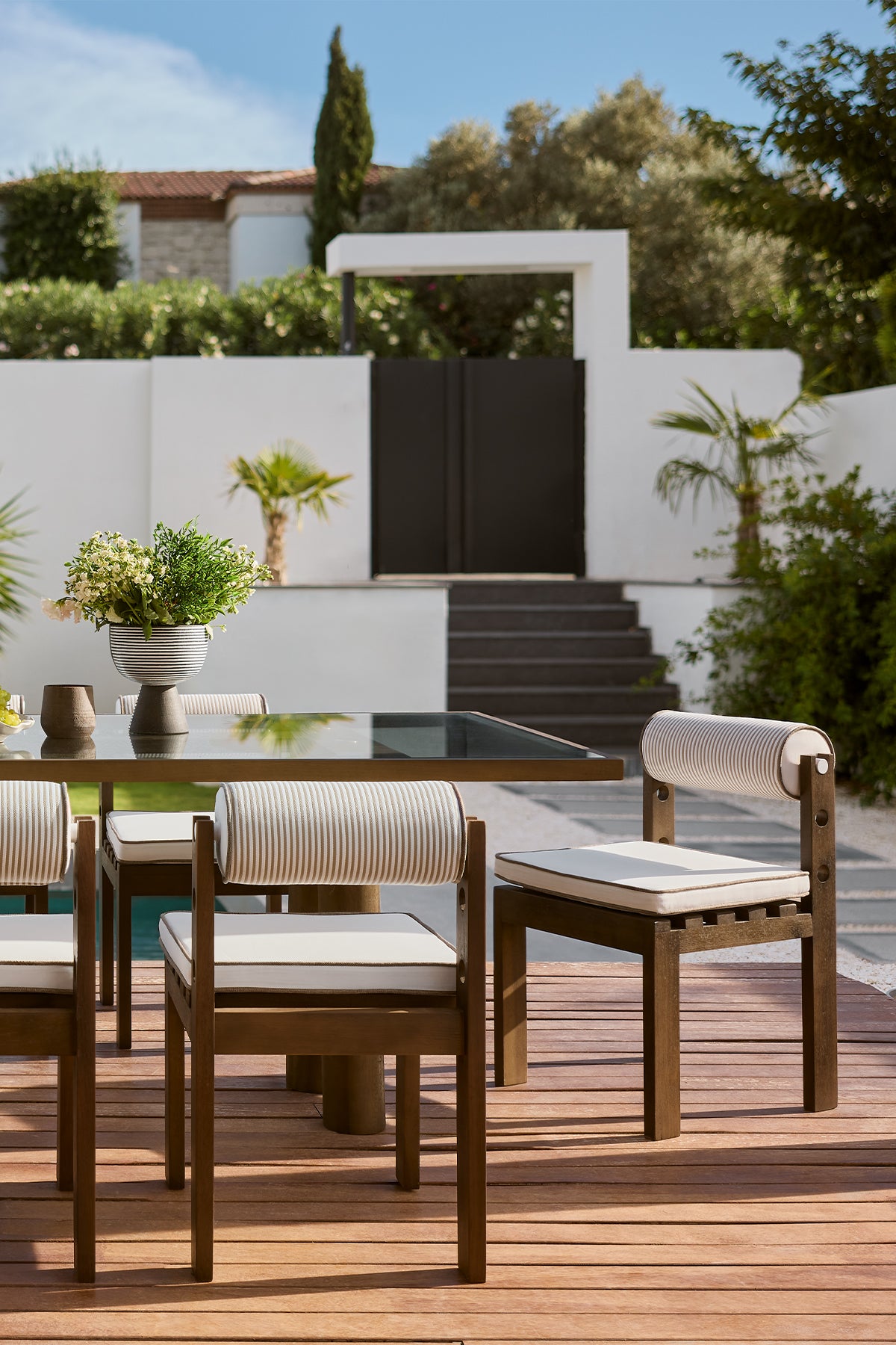 Mario Masa Seti 8 kişilik-Koyu ceviz