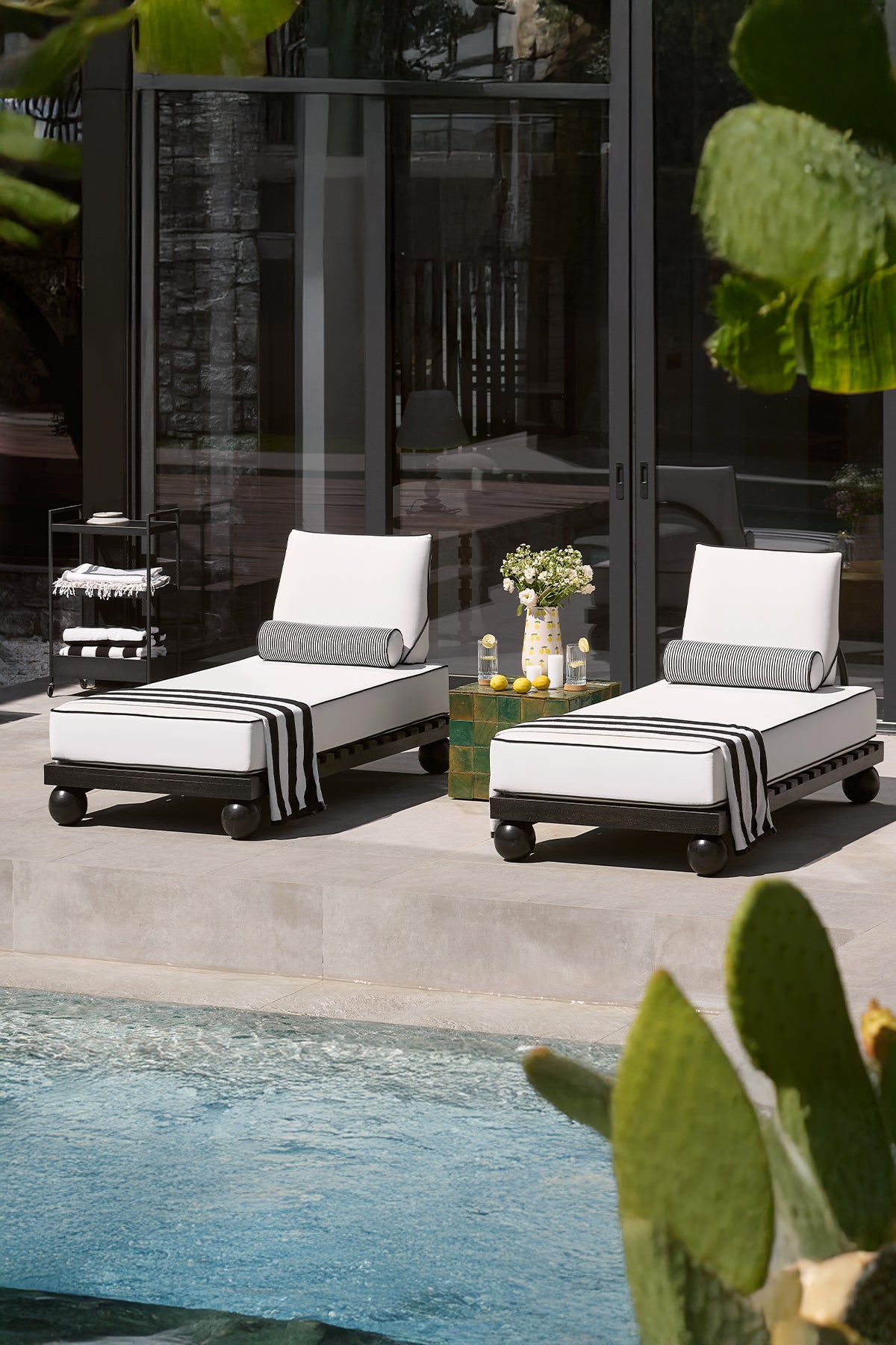 Picasso Outdoor Daybed-İroko Ağacından